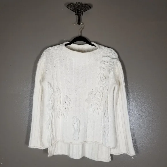 Mantari | Angelica Alpaca Fringe Cream Cozy Sweater - Picture 4 of 12